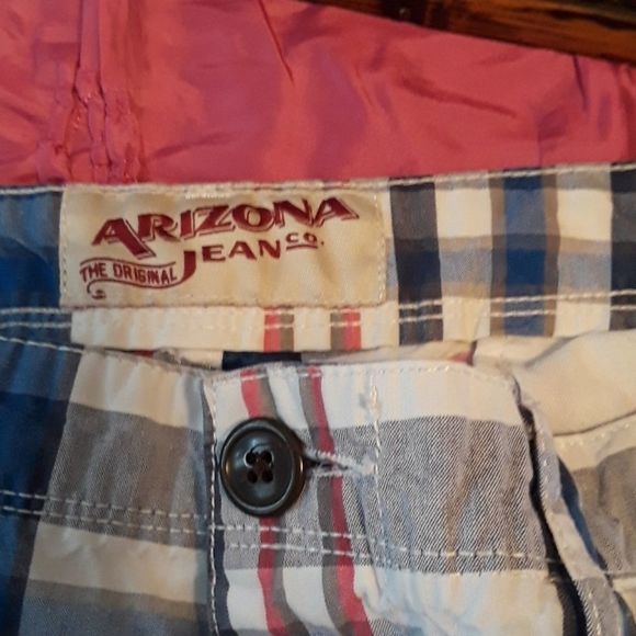 Size 34 Arizona Jeans Co. Shorts - Picture 2 of 4